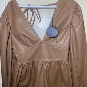 FAUX LEATHER BUBBLE SLEEVE TOP